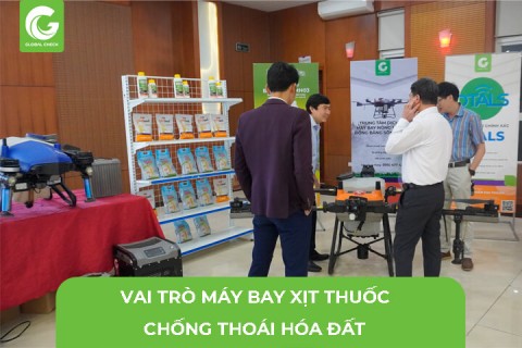 Vai Trò Máy Bay Xịt Thuốc Trong Việc Chống Thoái Hóa Đất