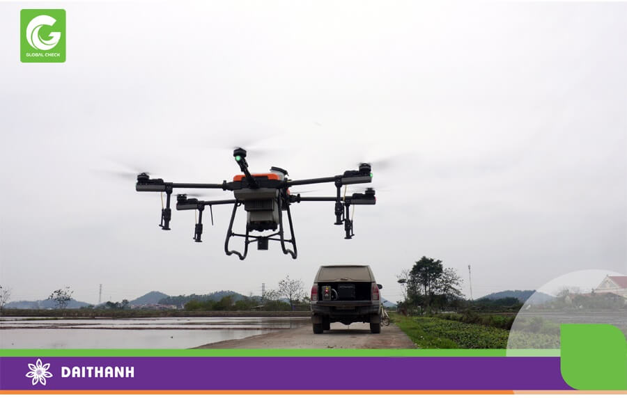 Để vận hành chiếc drone nông nghiệp rất đơn giản