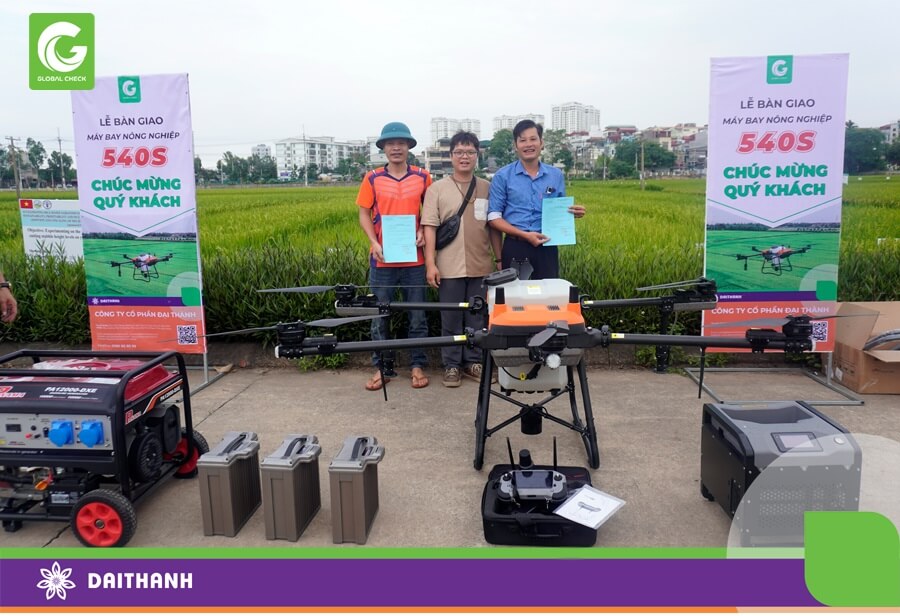 Ngoài bán drone chúng tôi còn đào tạo lái máy bay nông nghiệp cho khách hàng