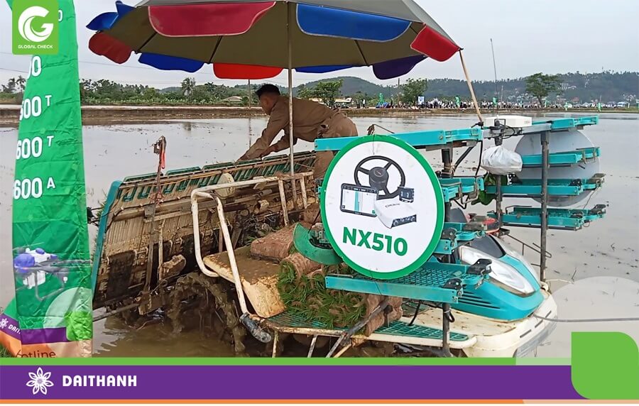 Công việc chính của người vận hành máy cấy có NX510 là trâm mạ