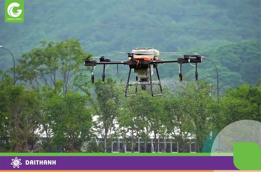 Chiếc máy bay nông nghiệp 540s có thể rải tới 118 kg/phút