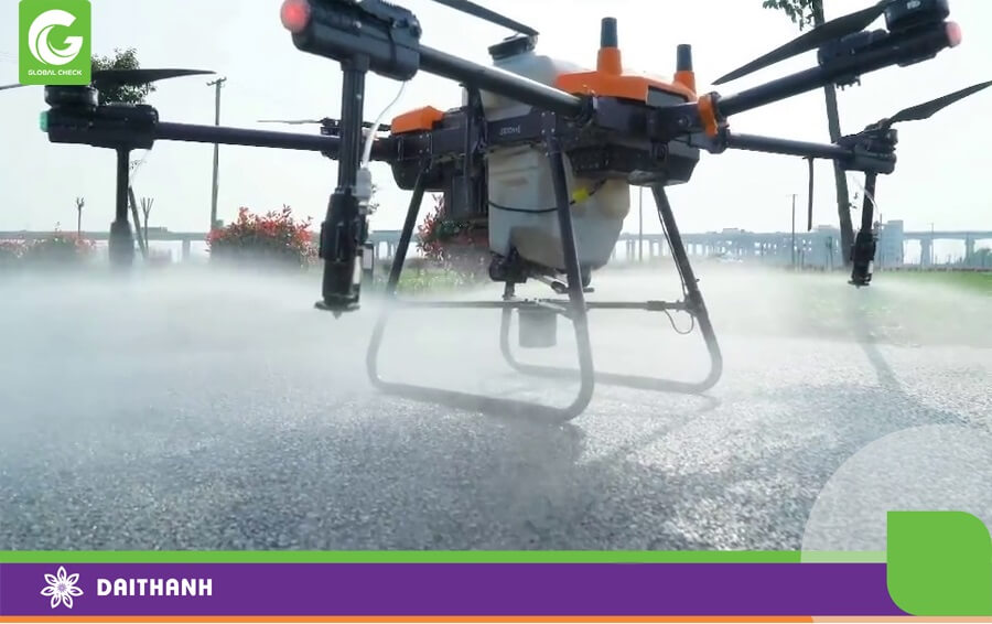 Công nghệ phun ly tâm giúp tiết kiệm nước, giảm năng lượng cho drone nông nghiệp