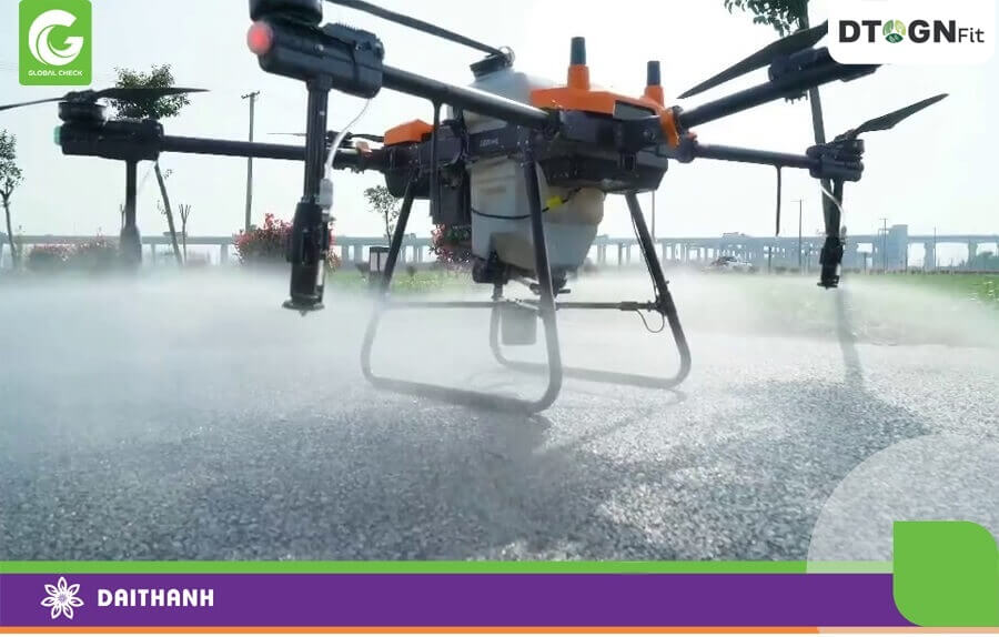 Máy bay nông nghiệp vốn có sự chính xác cao khi phun thuốc