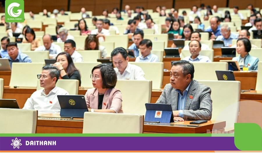 Đại biểu Quốc Hội tham gia buổi họp- Ảnh: Báo Nhân Dân