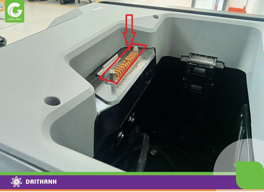 Đầu kết nối giữa PIN và bộ sạc máy bay nông nghiệp 540s