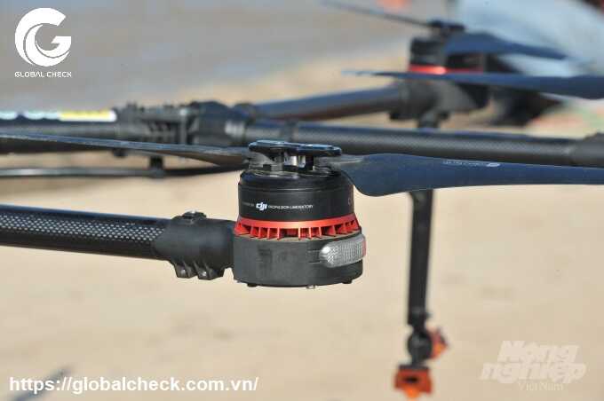 drone phun thuốc bảo vệ thực vật